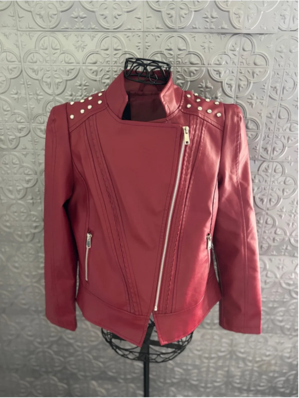 Boutique silver cooored